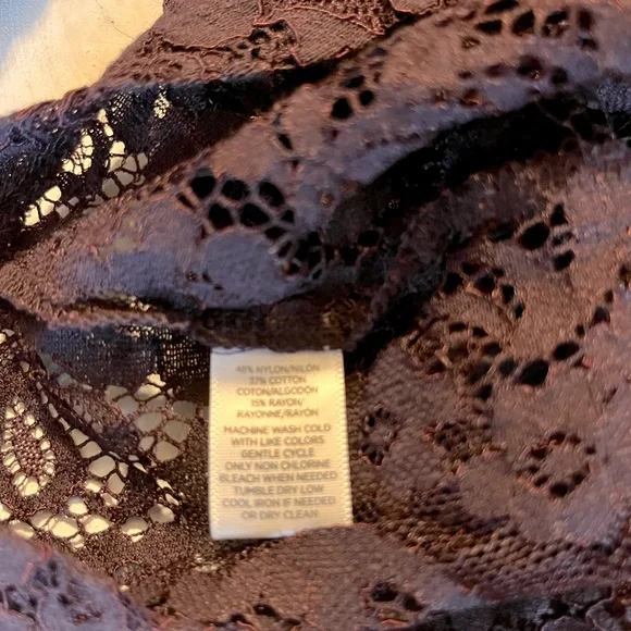 LOFT Burgundy Lace with Black Tie Sleeves Ann Taylor Holiday Christmas Blouse - Picture 3 of 7